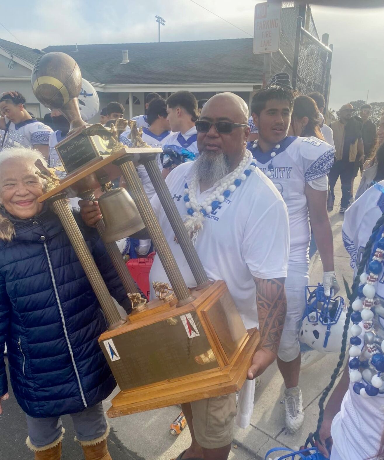 the bell trophy bell game kolone pua